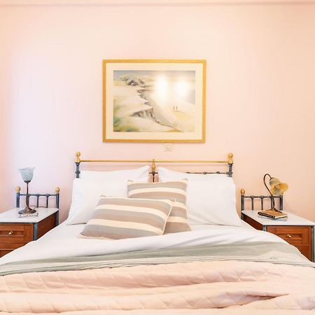 Bright, Calming Retreat With A Balcony Near Metro! Apartamento Atenas Exterior foto