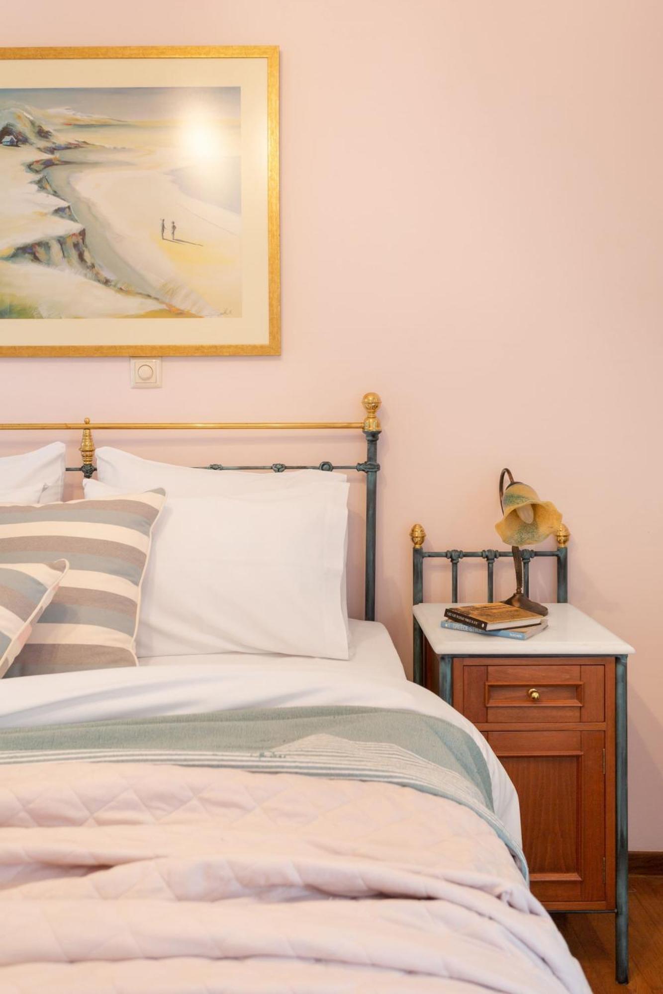 Bright, Calming Retreat With A Balcony Near Metro! Apartamento Atenas Exterior foto