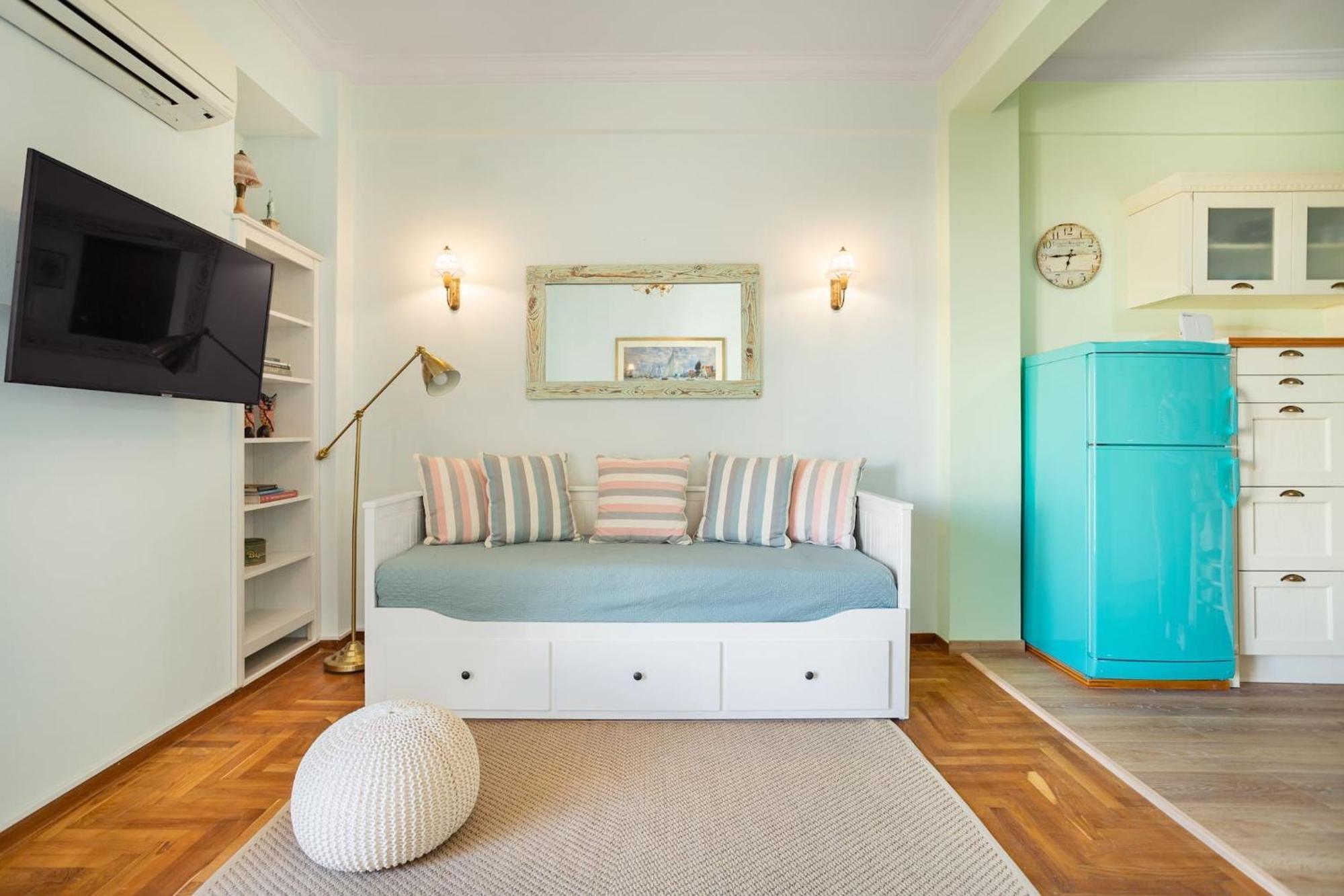 Bright, Calming Retreat With A Balcony Near Metro! Apartamento Atenas Exterior foto