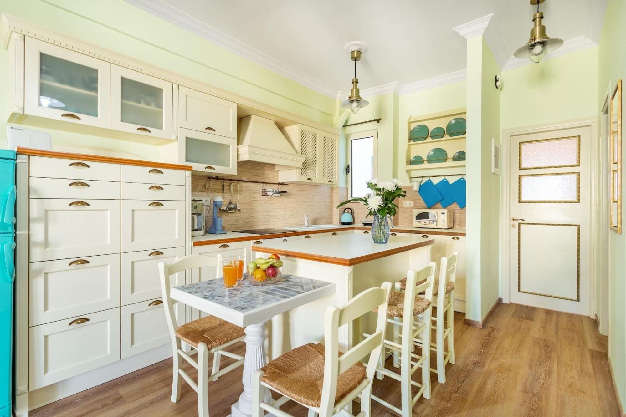 Bright, Calming Retreat With A Balcony Near Metro! Apartamento Atenas Exterior foto